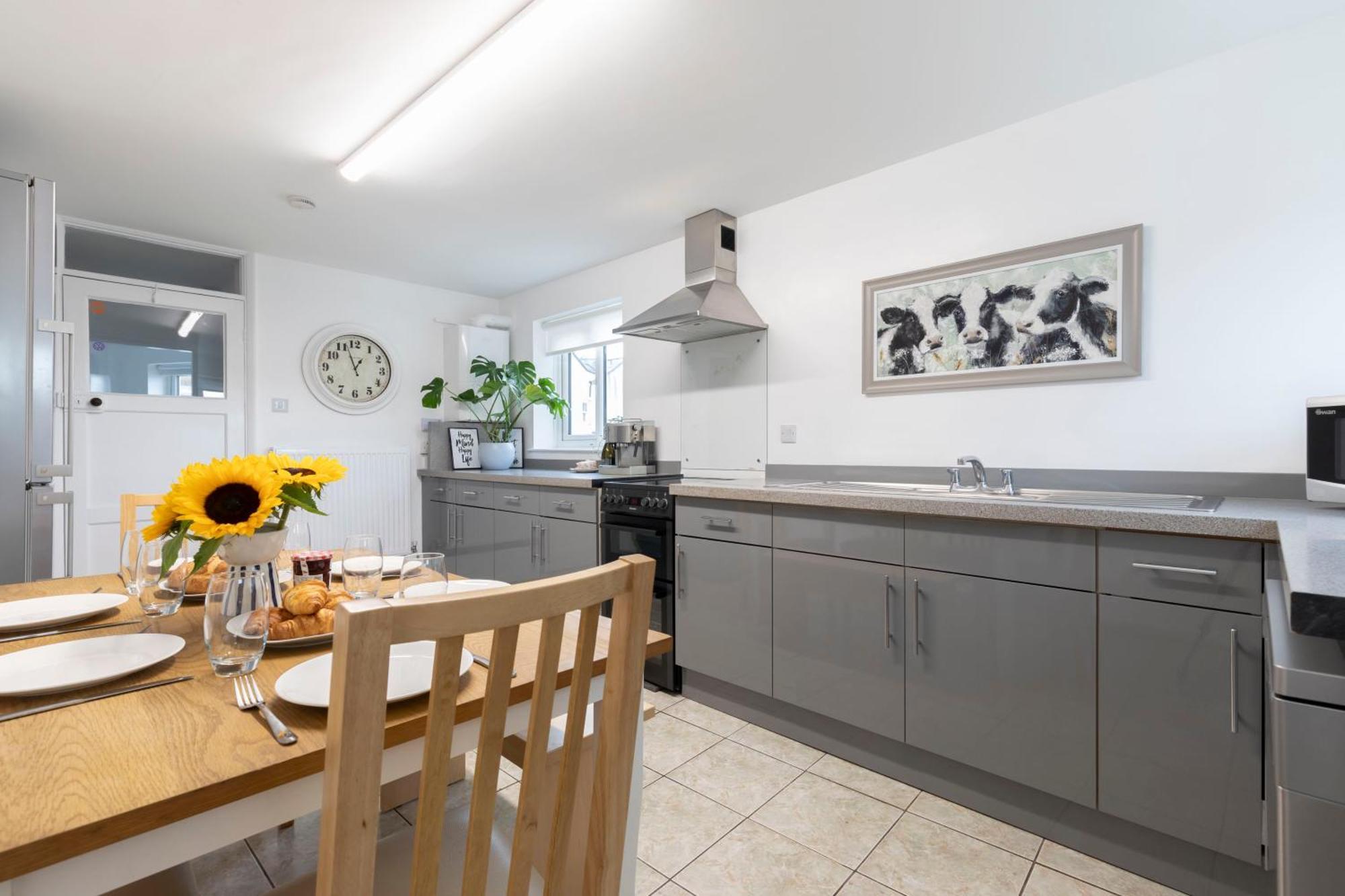 Fabulous, Vibrant, Town House, Central Bath Road كيلتنهام المظهر الخارجي الصورة