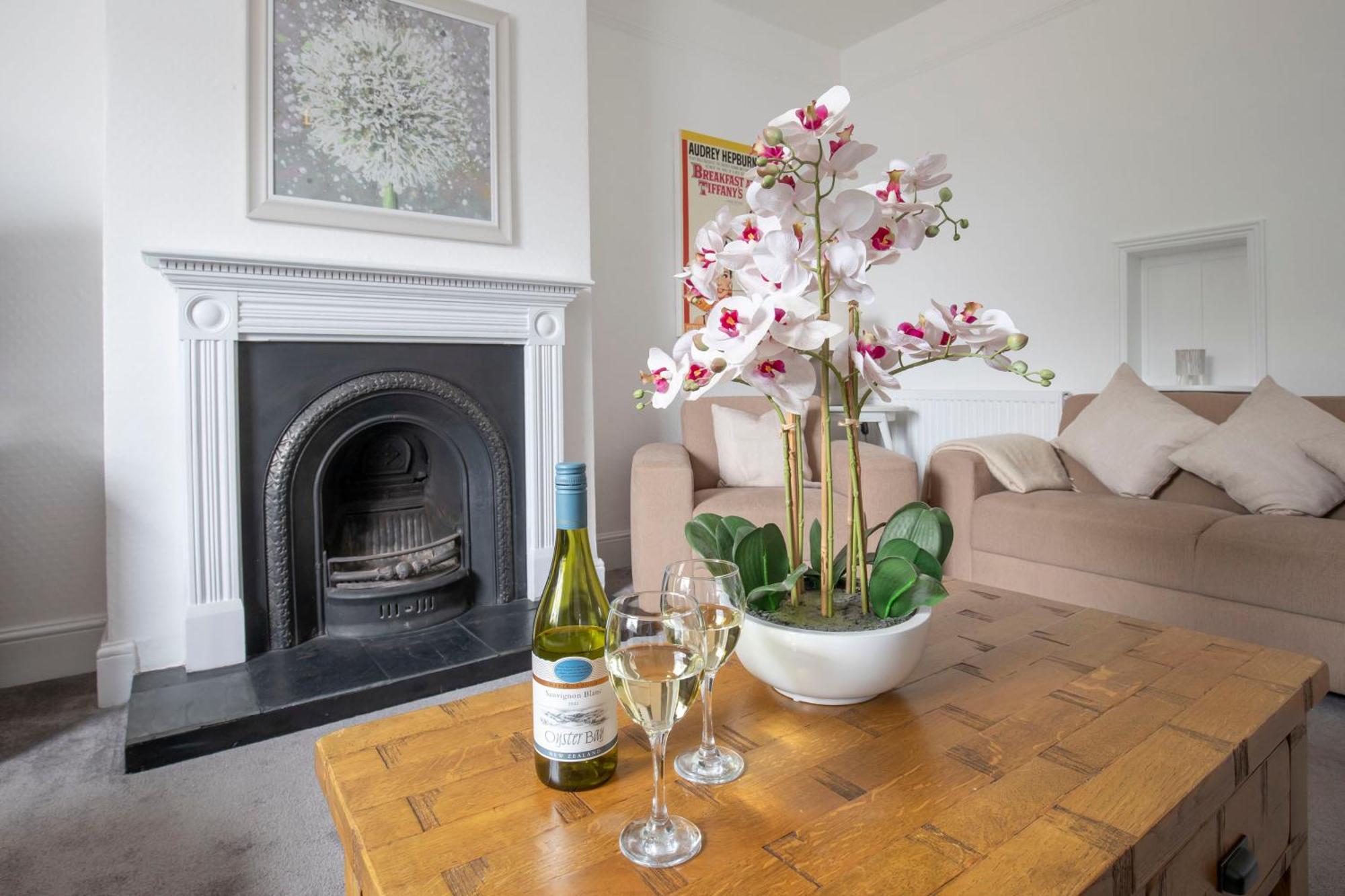 Fabulous, Vibrant, Town House, Central Bath Road كيلتنهام المظهر الخارجي الصورة