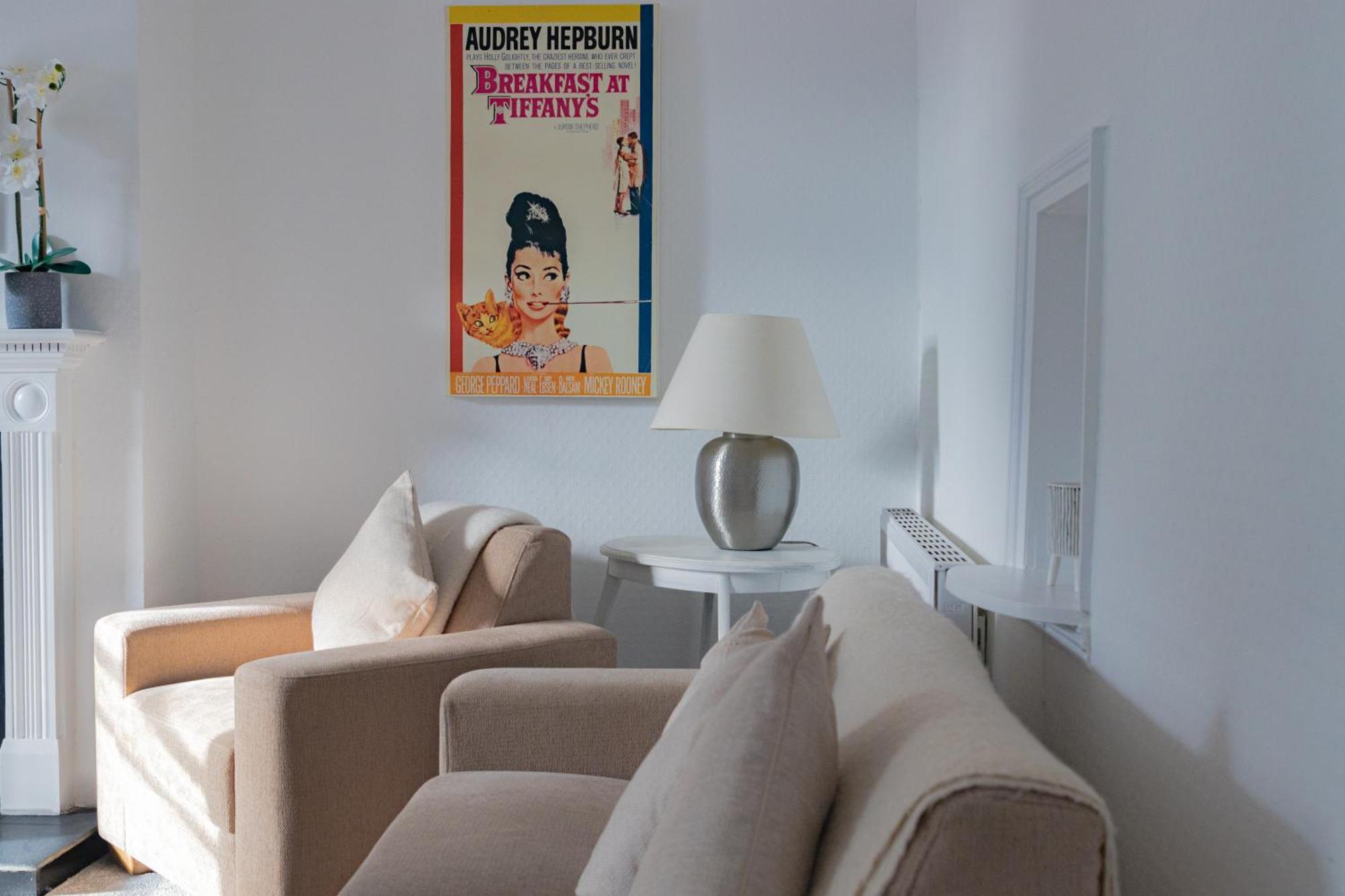 Fabulous, Vibrant, Town House, Central Bath Road كيلتنهام المظهر الخارجي الصورة