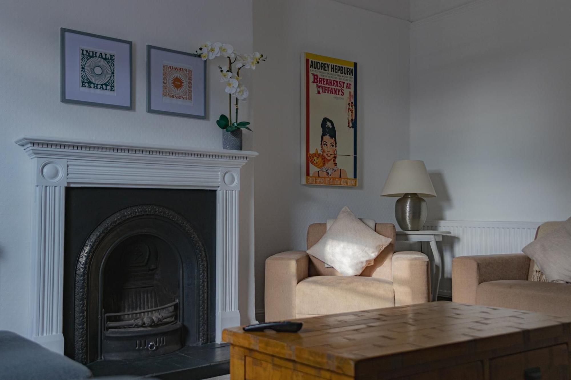 Fabulous, Vibrant, Town House, Central Bath Road كيلتنهام المظهر الخارجي الصورة
