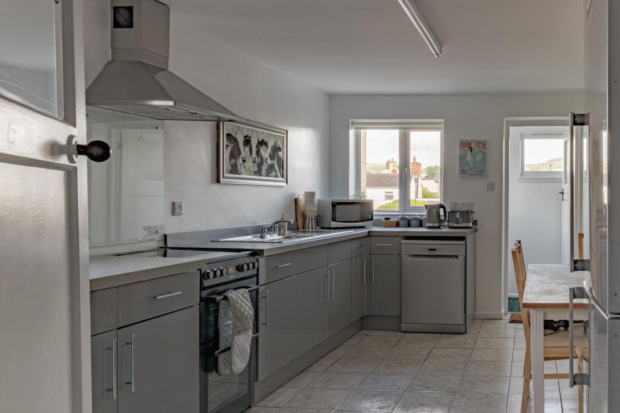 Fabulous, Vibrant, Town House, Central Bath Road كيلتنهام المظهر الخارجي الصورة