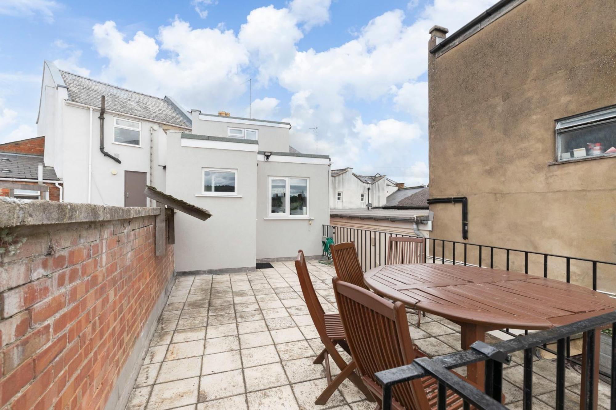 Fabulous, Vibrant, Town House, Central Bath Road كيلتنهام المظهر الخارجي الصورة