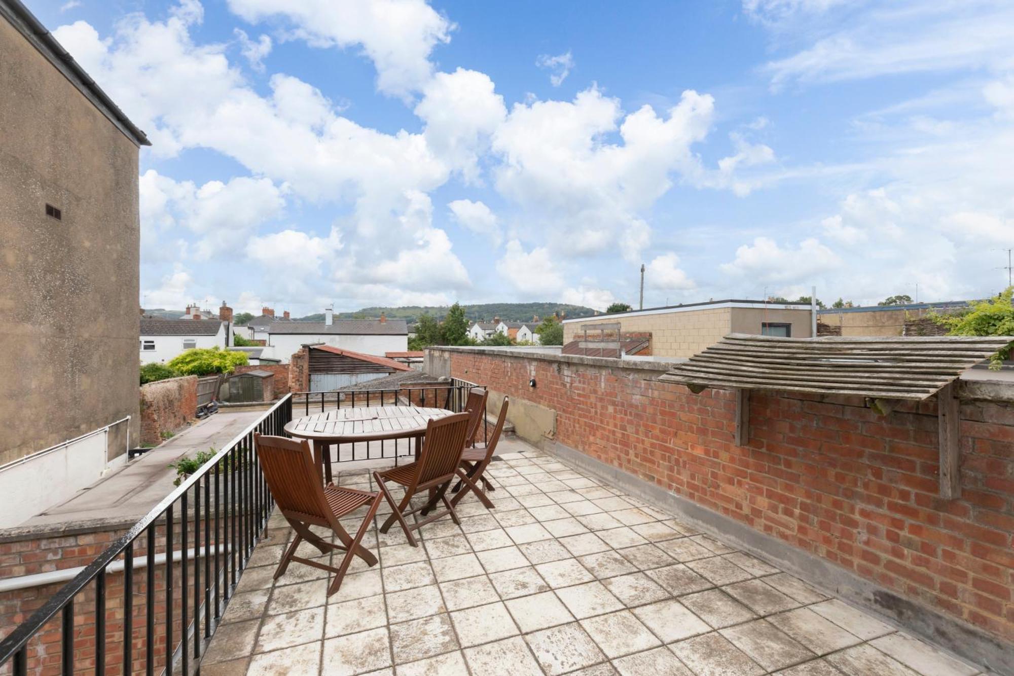 Fabulous, Vibrant, Town House, Central Bath Road كيلتنهام المظهر الخارجي الصورة