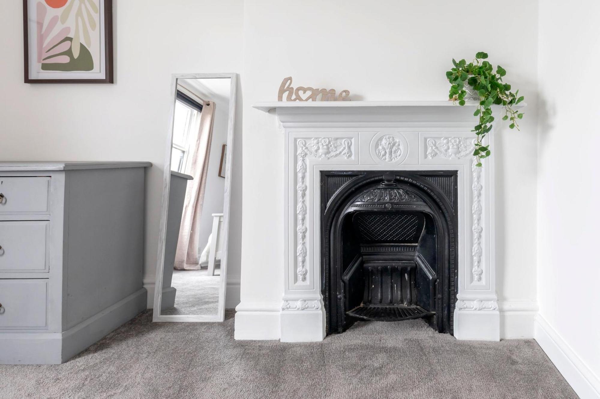 Fabulous, Vibrant, Town House, Central Bath Road كيلتنهام المظهر الخارجي الصورة