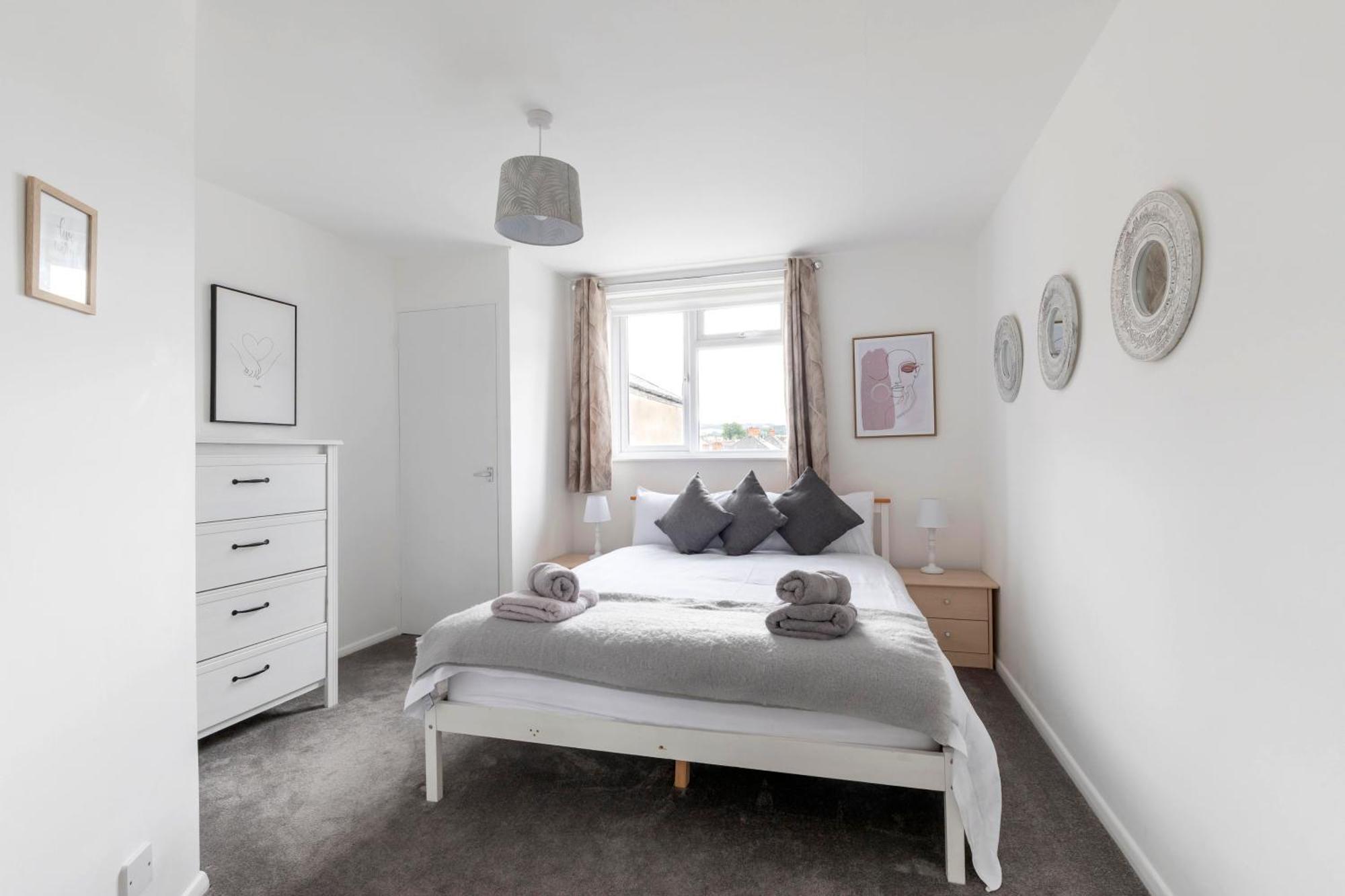 Fabulous, Vibrant, Town House, Central Bath Road كيلتنهام المظهر الخارجي الصورة