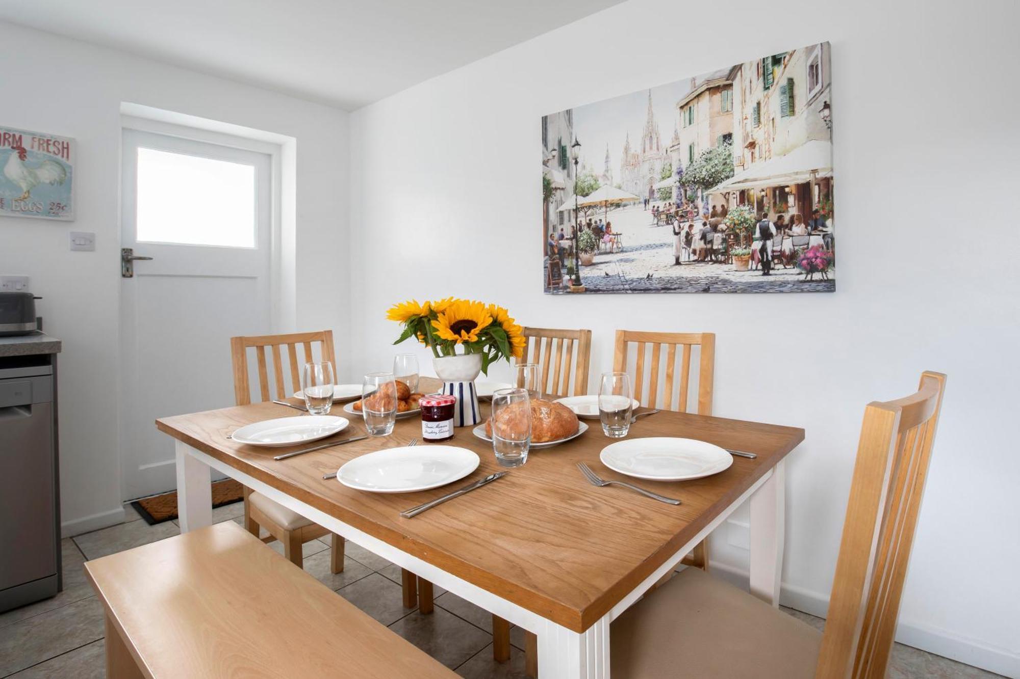 Fabulous, Vibrant, Town House, Central Bath Road كيلتنهام المظهر الخارجي الصورة